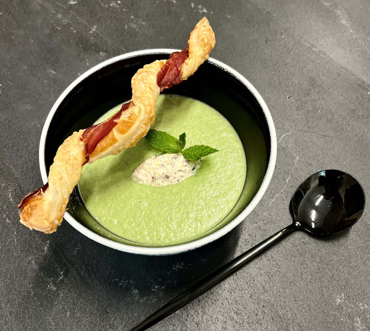 SABAG | SABAG-Rezepte | Gurken-Kaltschale mit Pfefferminze